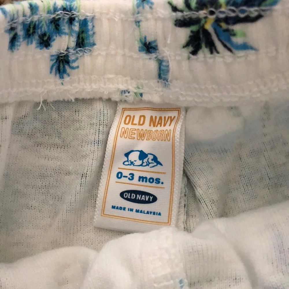 Old Navy Shorts Infant Size 0-3 Months White Sailboats Baby Newborn‎ Elastic